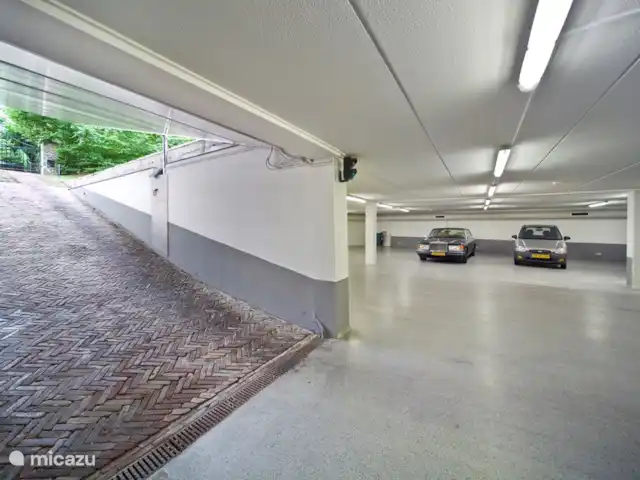 Agenbeuke | Pays-Bas, Limbourg, Malines - ferme Parking privé souterrain
