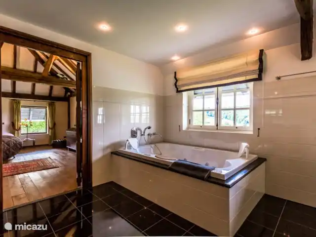 Agenbeuke | Pays-Bas, Limbourg, Malines - ferme salle de bains