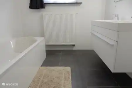 Vacation rental Belgium, Ardennes, Bouillon holiday house Pandora2 bathroom