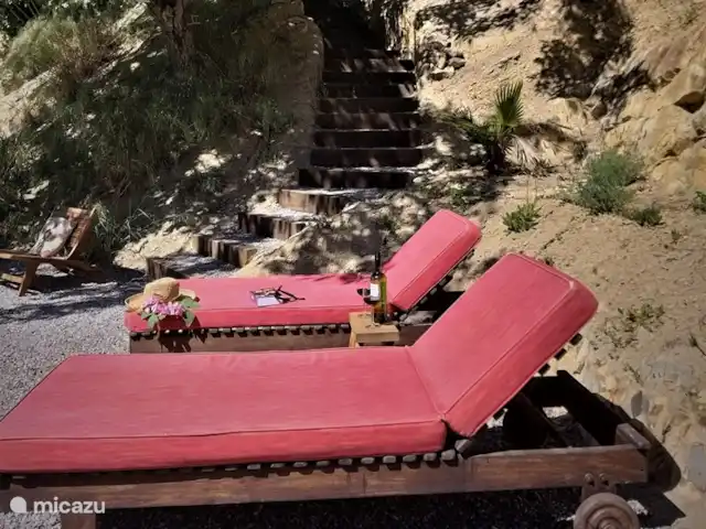 Molino Mairena, Casa Andaluz | Espagne, Andalousie, Montefrio - maison de vacances Terrasse dans le jardin avec transats