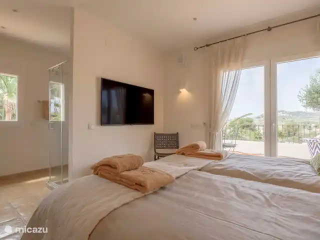 Villa Sieste Royale | Espagne, Costa Blanca, Moraira - villa Chambre 2 au 1er étage avec NLTV & balcon + douche