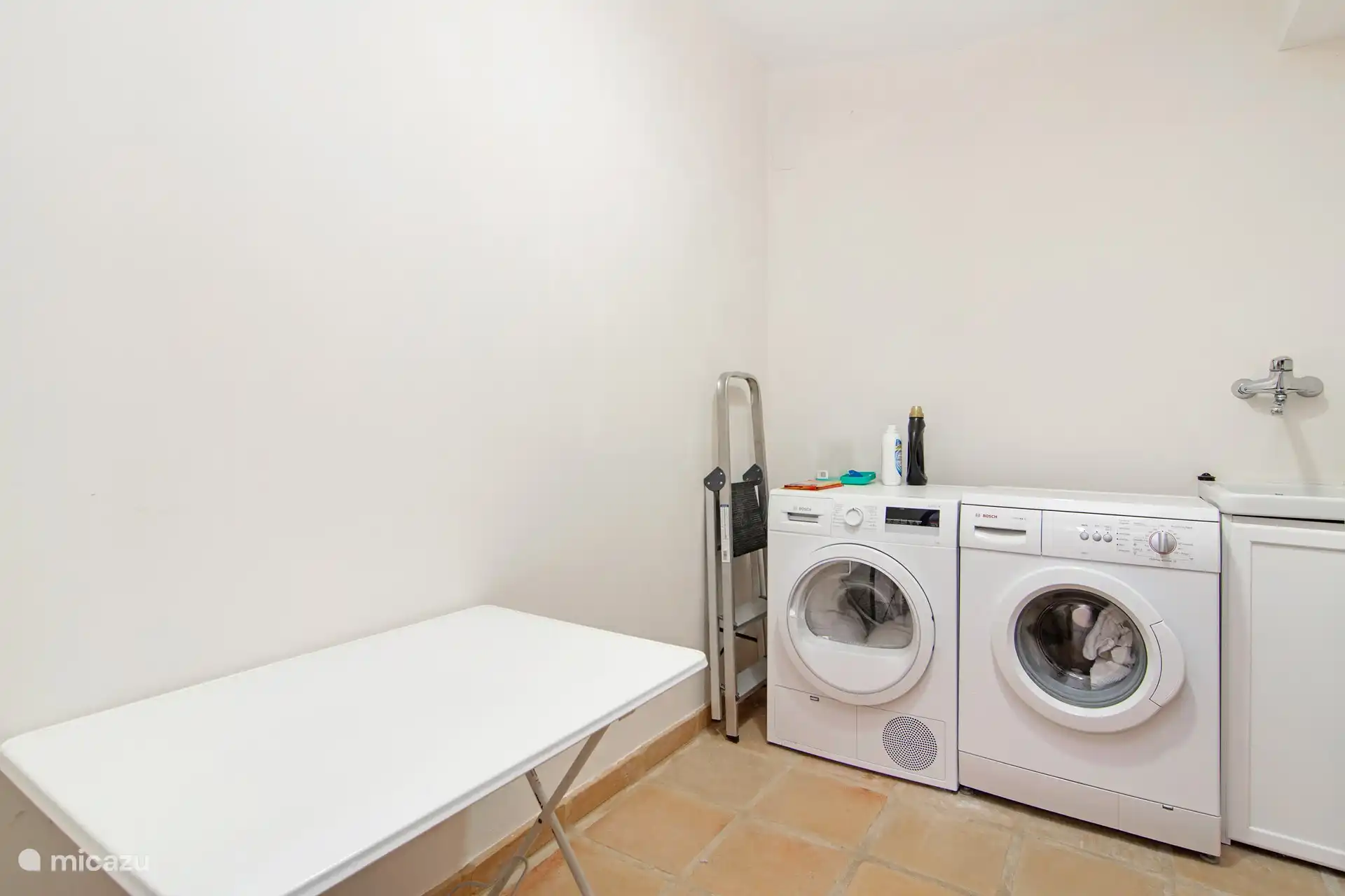 Trockner und Waschmaschine 