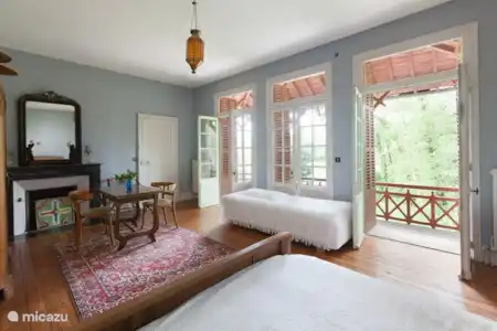 Vakantiehuis Frankrijk, Nièvre, Saint-Germain-des-Bois vakantiehuis Moulin du Merle, Franse watermolen Chambre Bleue