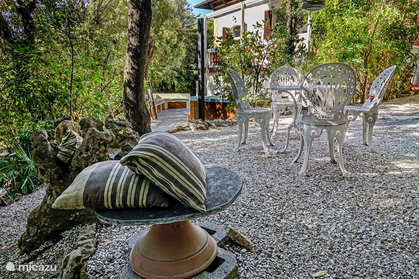 Otro buen lugar para relajarse con una taza de té o una copa de vino.