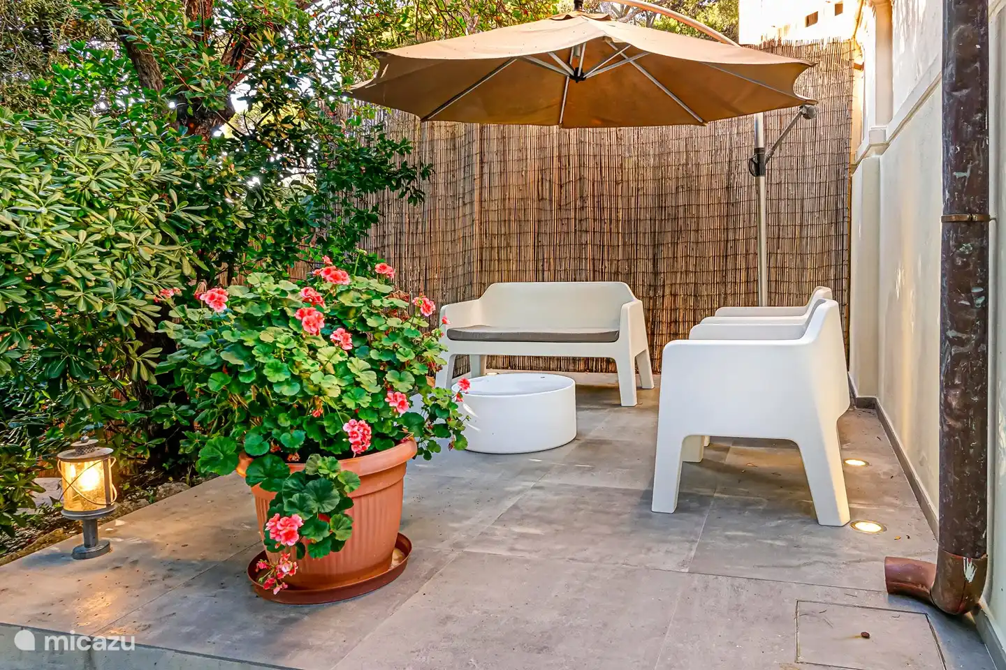 Otra sala de estar separada para sentarse cómodamente