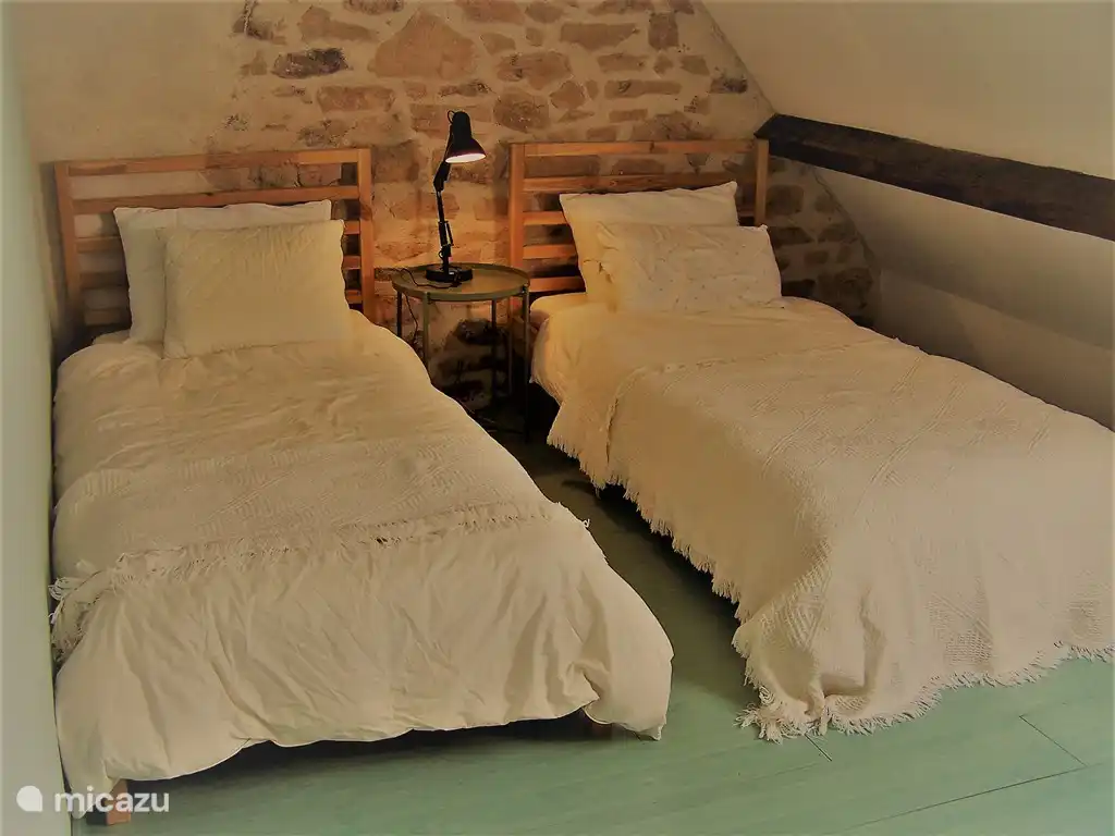 Schlafzimmer im 1. Stock mit 2 Einzelbetten