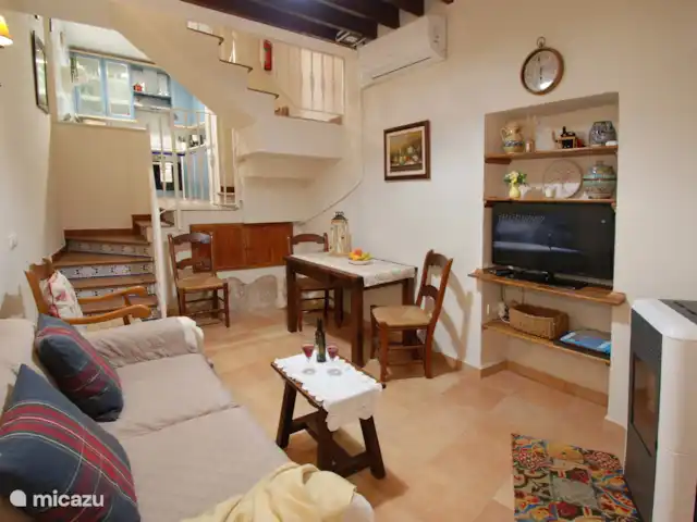Location de Vacances Espagne, Costa del Sol, Comares, maison de vacances - Casa Bonita. Nous avons des jeux de société et des livres, pour que vous ne vous ennuyiez jamais.