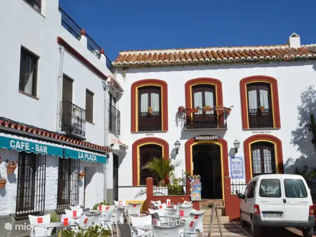 Location de Vacances Espagne, Costa del Sol, Comares, maison de vacances - Casa Bonita. Et n'oubliez pas de vous arrêter de temps en temps dans l'un des bars et restaurants typiques. Utilisez nos bons gratuits pour déguster une spécialité locale.