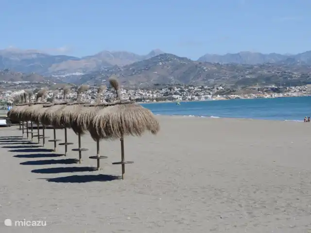 Location de Vacances Espagne, Costa del Sol, Comares, maison de vacances - Casa Bonita. Casser du poisson frais sur la plage...