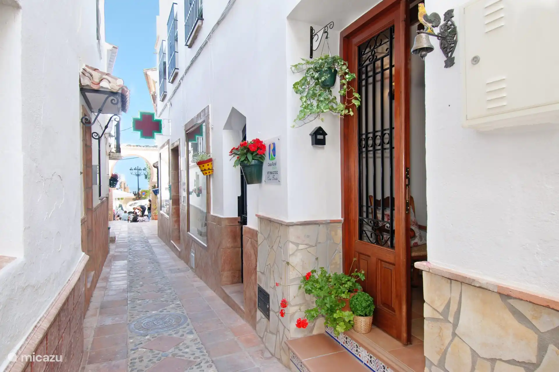 Bienvenidos a Casa Bonita, una casa de pueblo con muchas comodidades.