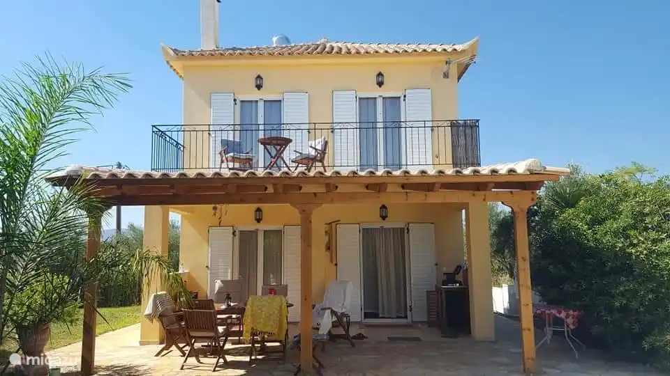 Rent Lemonhouse in Vounaria, Peloponnese. Micazu