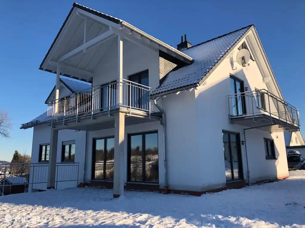 Perfect location: you cross the street and slide down the slopes.