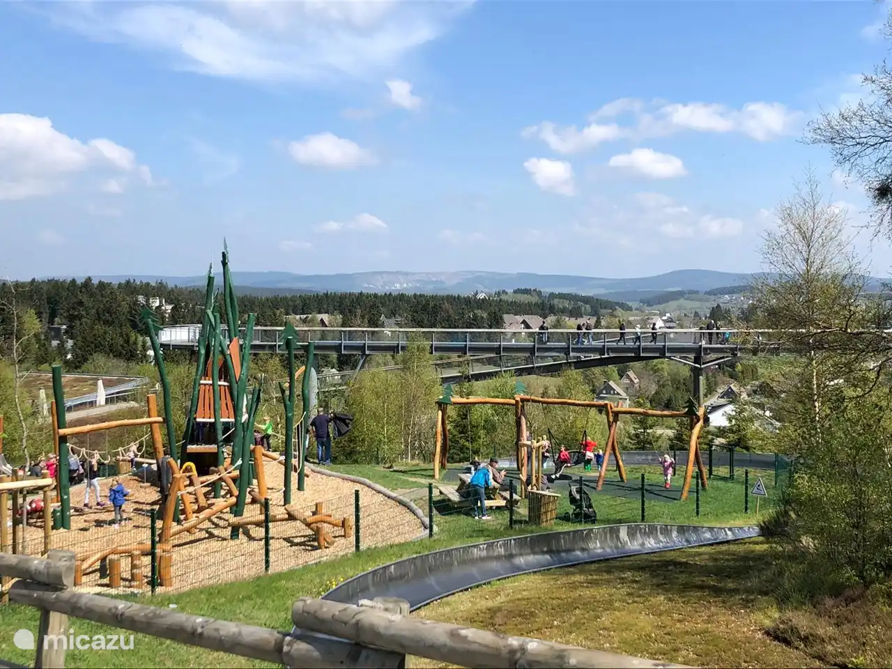 Go down the street and you are already at the famous “Erlebnisbrucke”. This is and remains fun for all ages