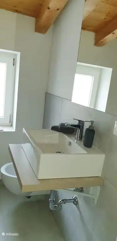 Badezimmer 2 - mit Bidet, WC und Dusche