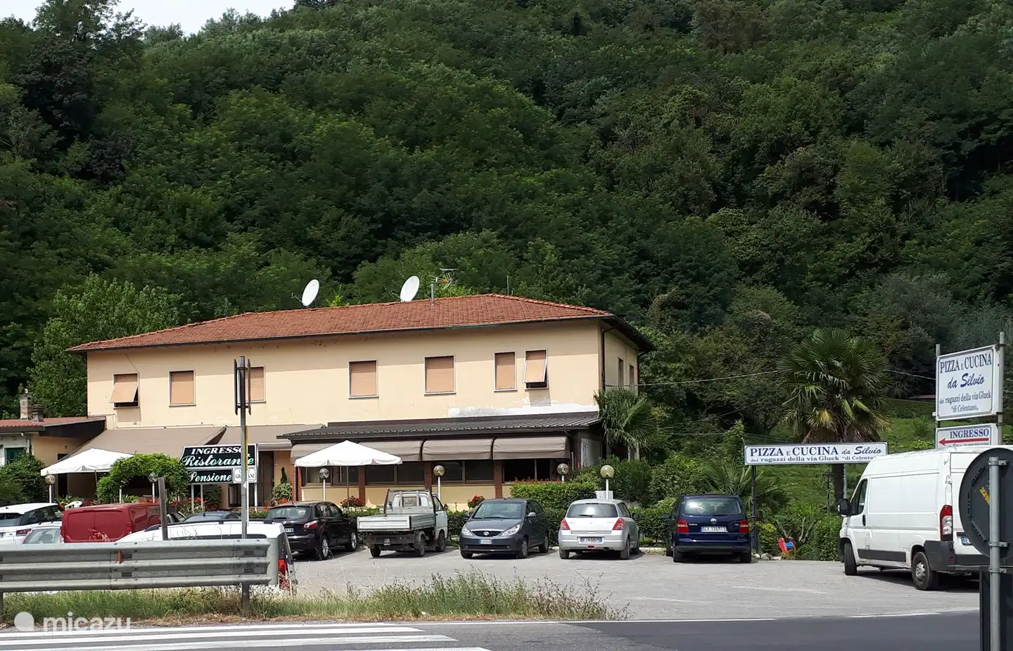 Im Valdottavo-Tal: Ristorante La Terrazza (oben) und Pizzeria Da Silvio (unteres Stockwerk). La Terrazza: gute regionale Gerichte/ Cucina Casalinga und leckere Pizzen im Erdgeschoss