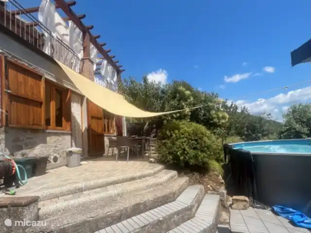 Location de Vacances Italie, Toscane, Borgo a Mozzano, maison de vacances - Ambra Semelle Terrasse/ vue avant