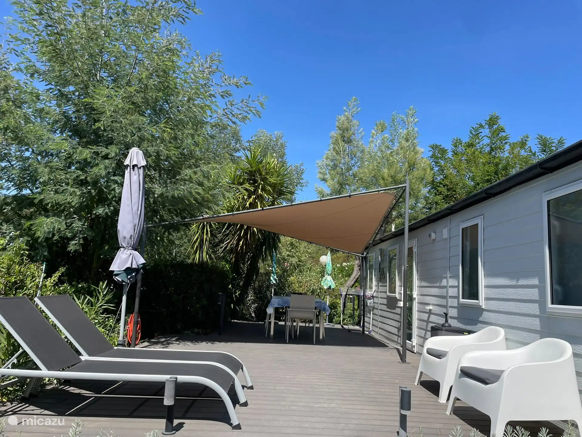 Zon, zee & strand, Frankrijk, Côte d'Azur, La Londe-les-Maures, chalet Parc Valrose