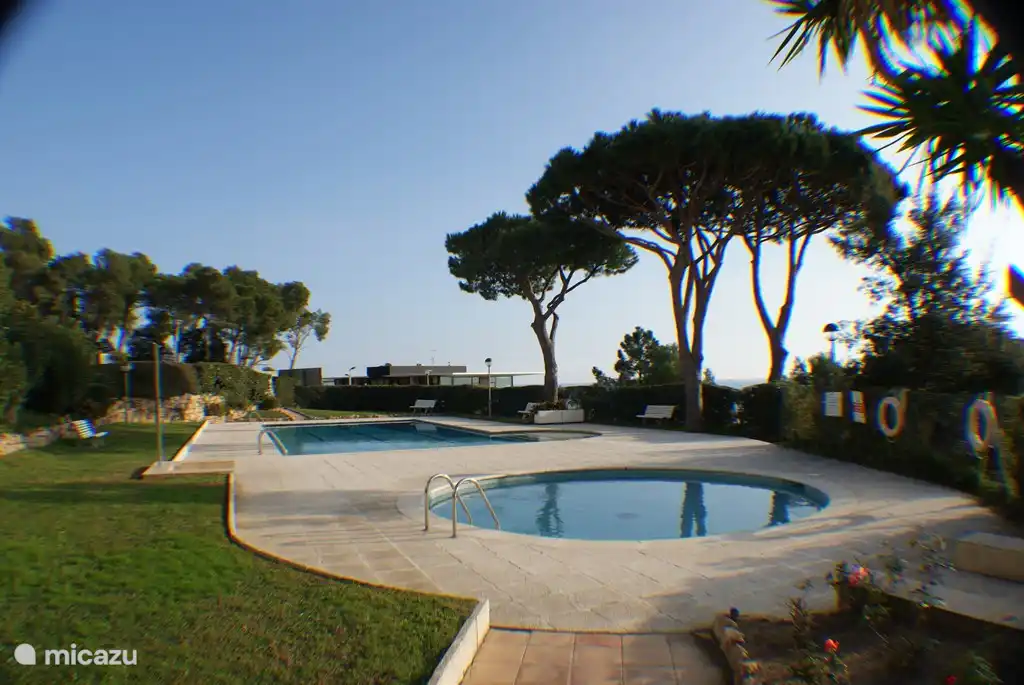 Schwimmbad mit Kinderbecken