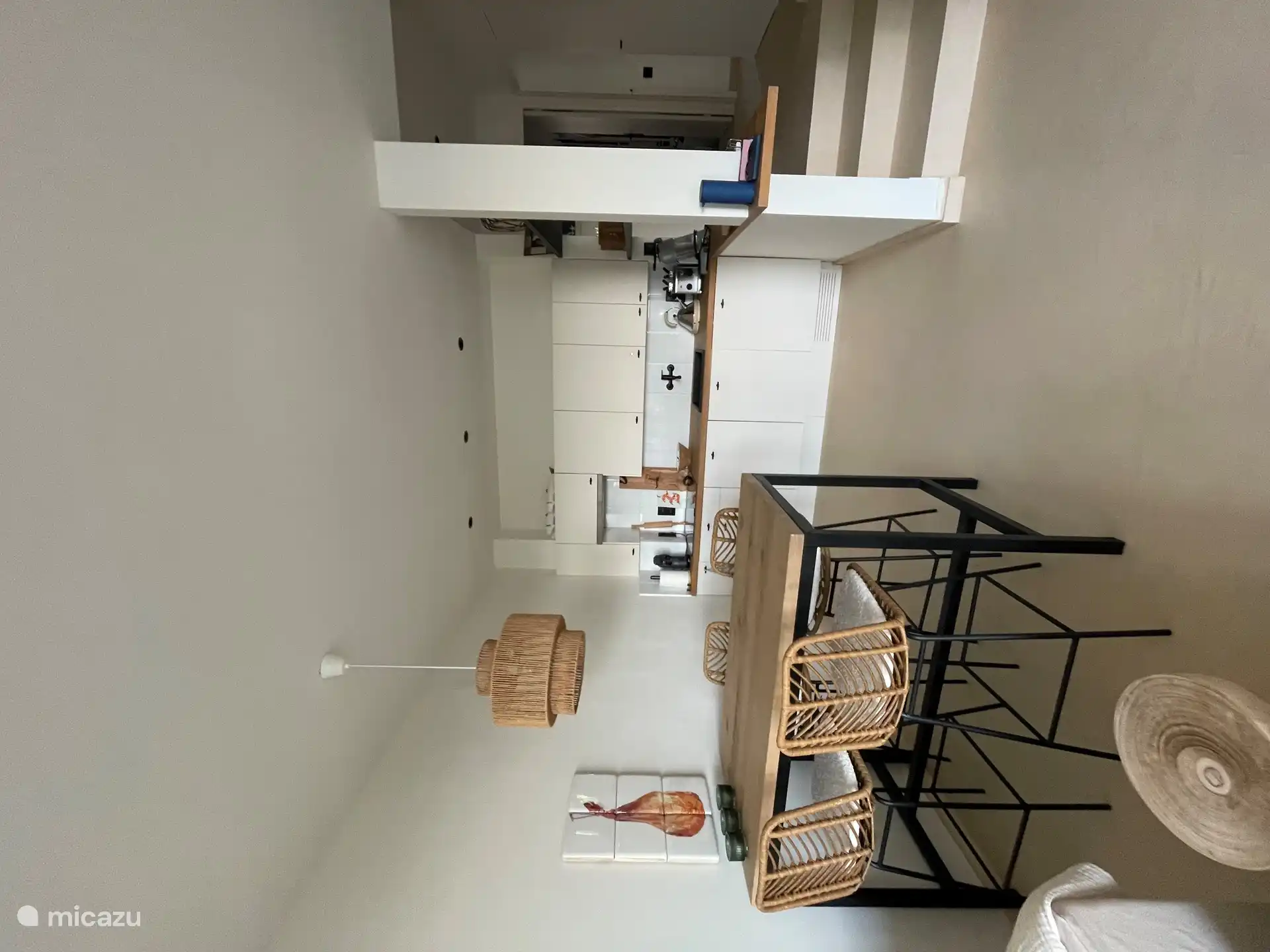 Küche neben dem Wohnzimmer