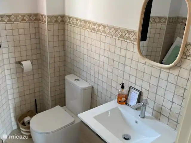 Casa Kiek huren in Spanje, Costa Blanca, Altea - vakantiehuis Direct rechts van de entree de vernieuwde toilet.