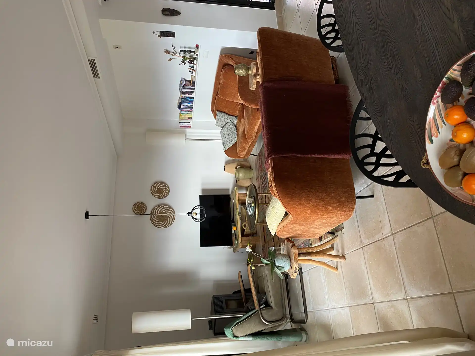 Von dieser Bank aus hat man einen wunderschönen Blick auf die Berge.