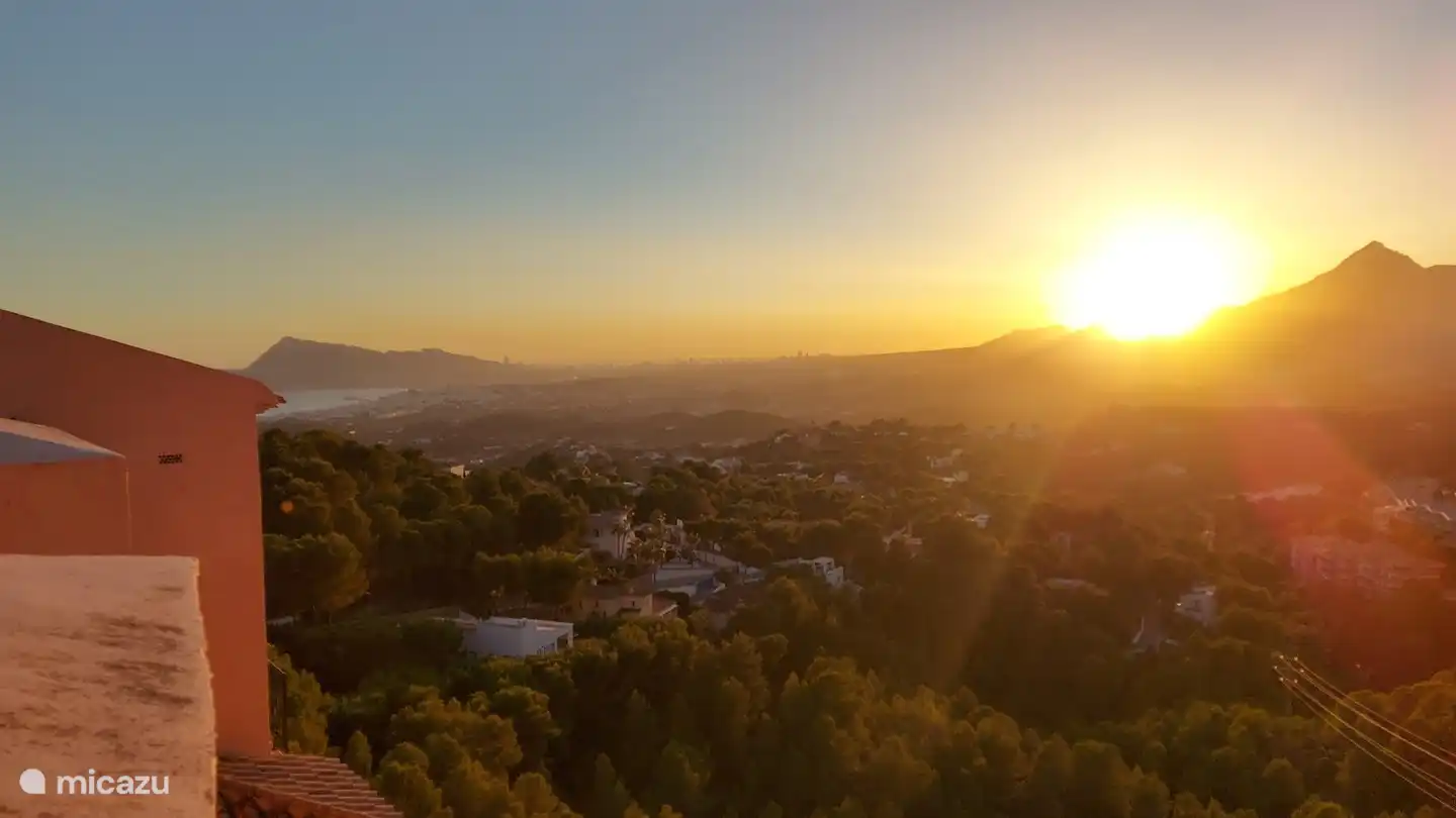 Ein Sonnenuntergang von Casa Kiek.