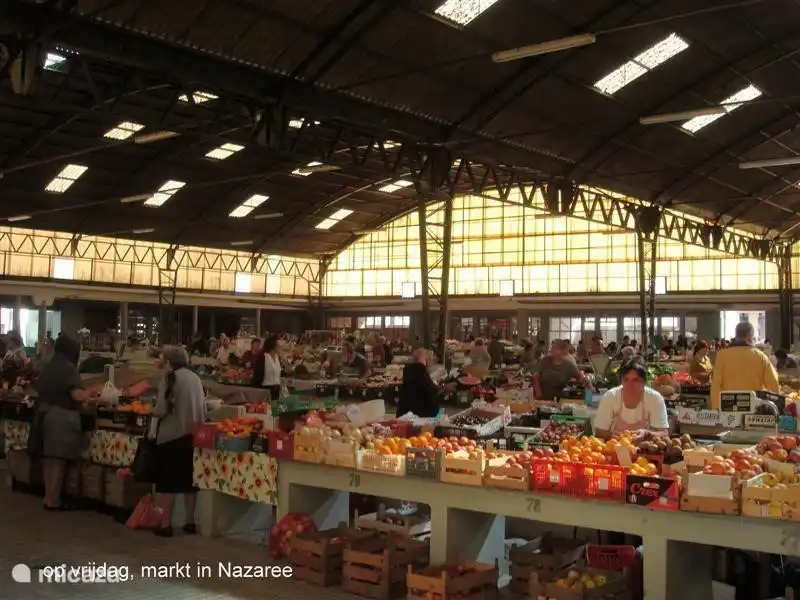 marché le vendredi à Nazaré