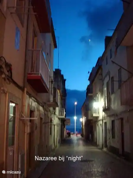 ambiance dans le village de Nazaré