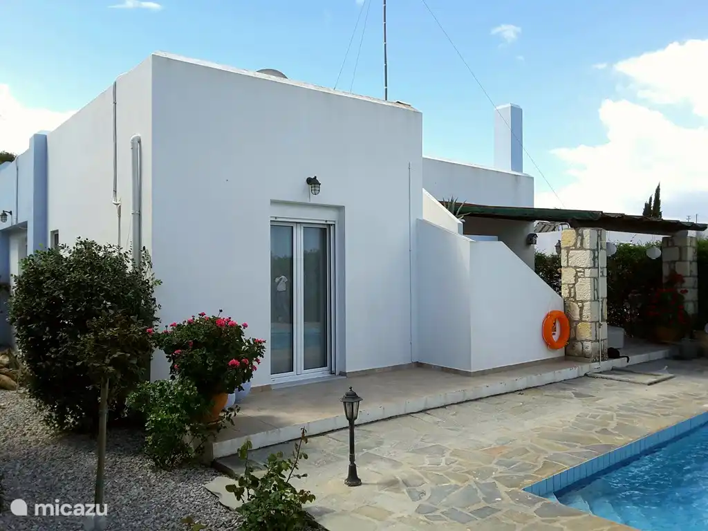 View villa Estia from the garden.