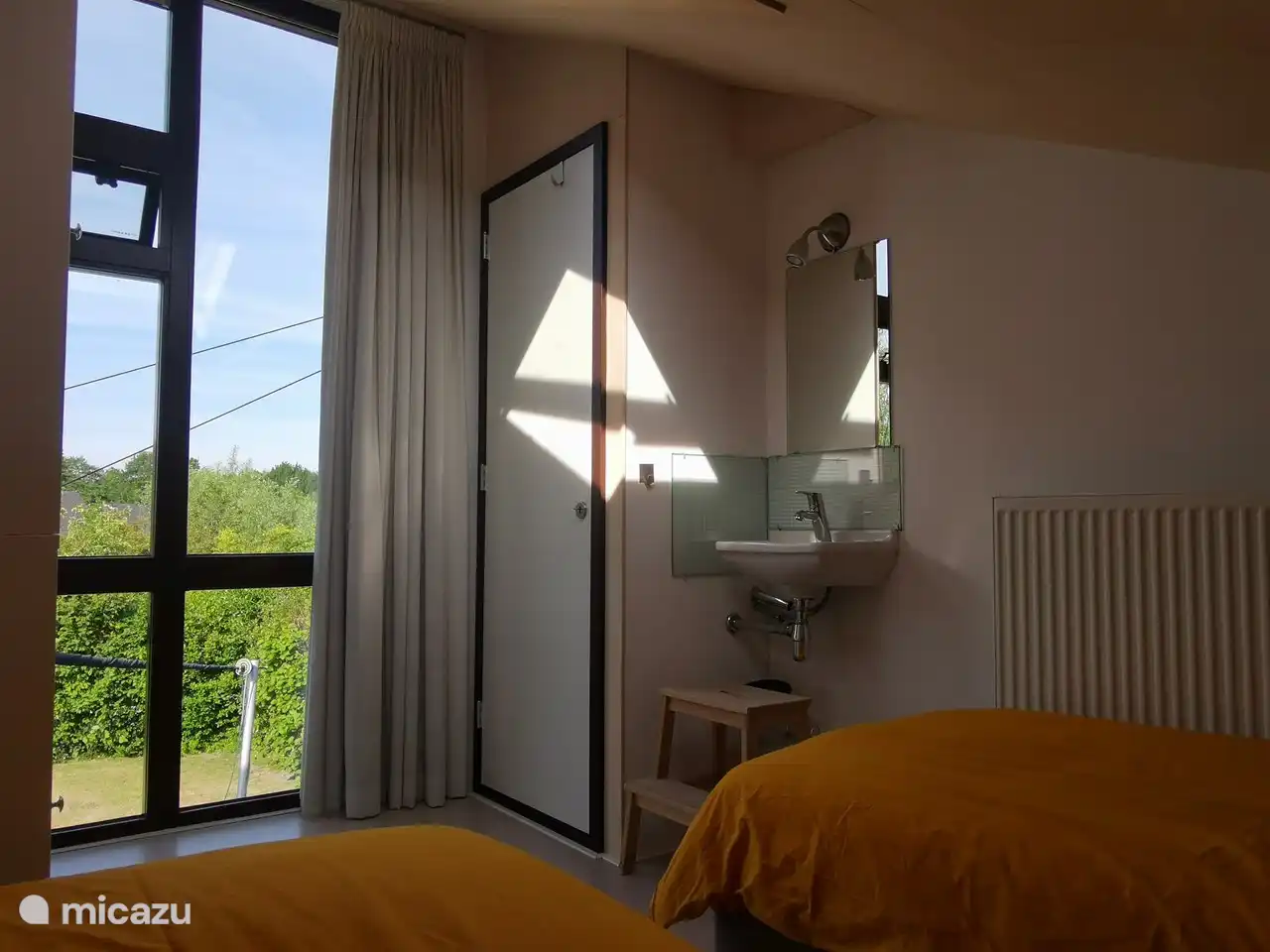 Blick vom Schlafzimmer im Obergeschoss