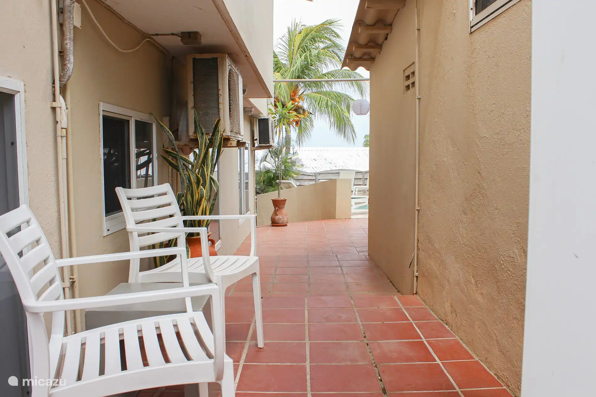 La zona de estar al aire libre del estudio. 