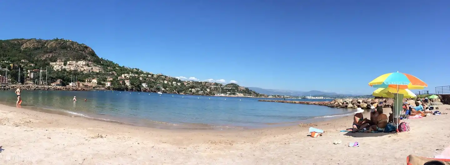 Genieße den Strand! Für die Kleinen gibt es in der Wohnung Strandspielzeug.