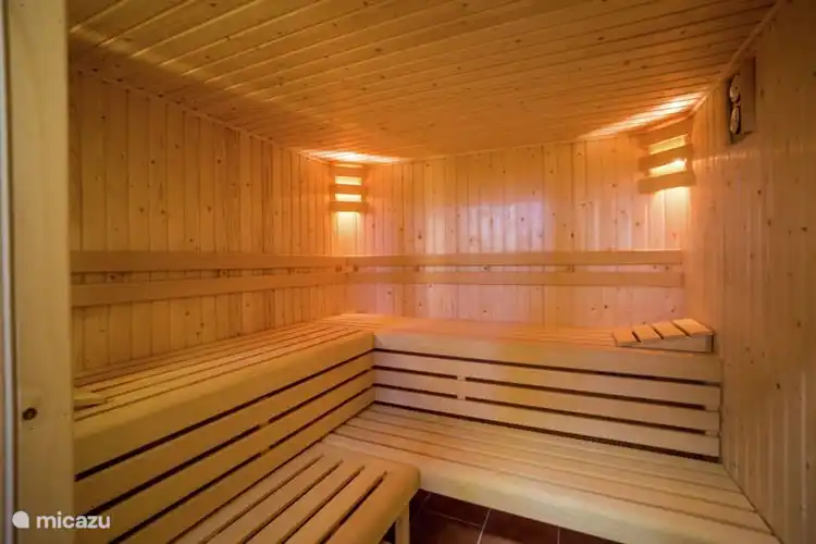 Finse privé sauna voor 4 - 6 personen.