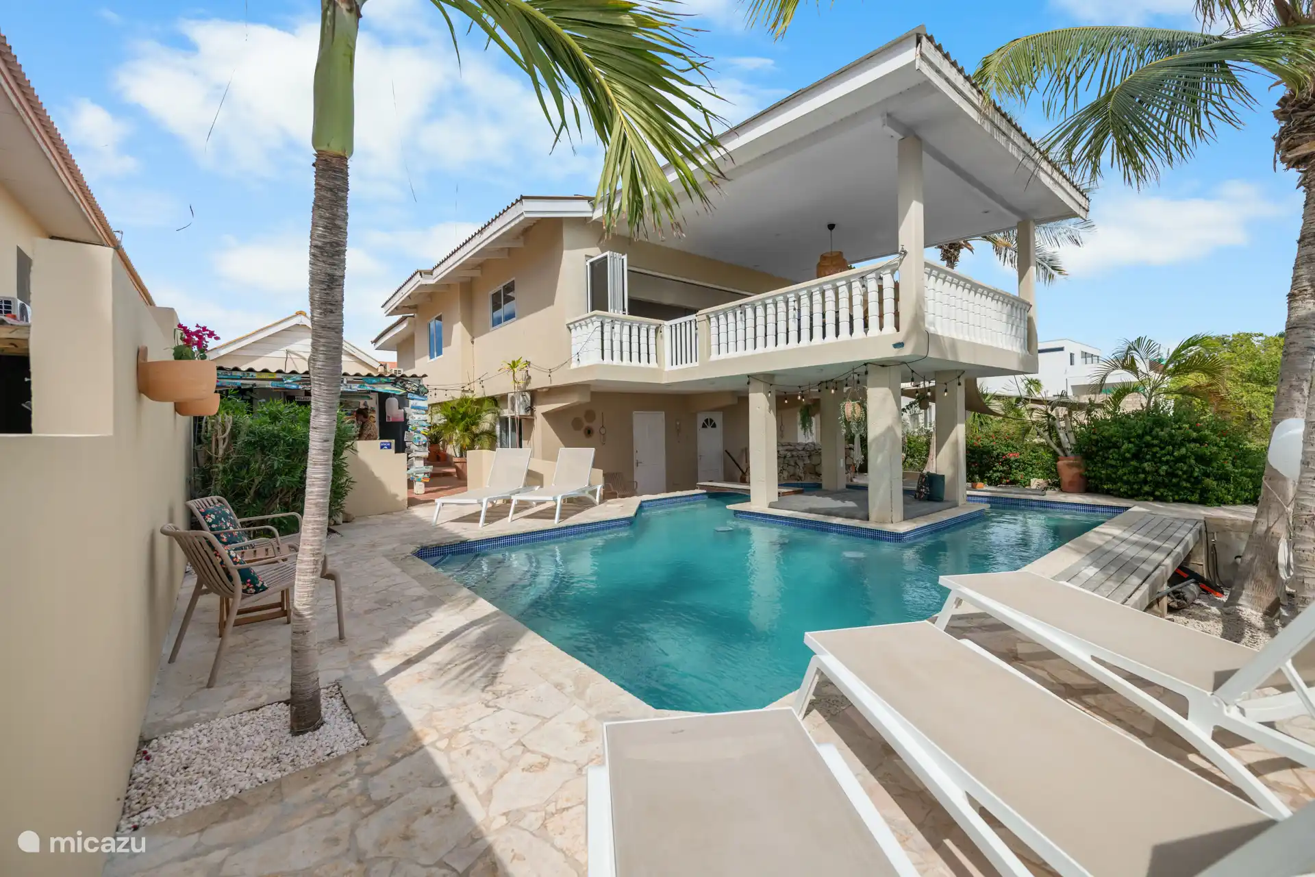 Entire house & garden