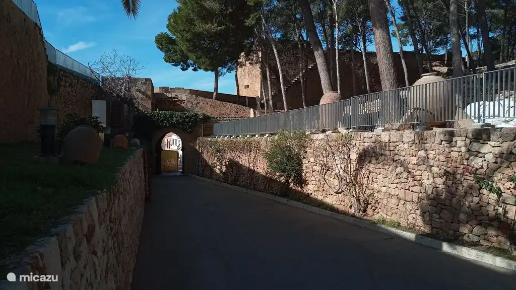 Eingangstor zum Schloss Denia