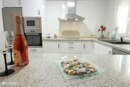 Vakantiehuis Spanje, Andalusië, Cómpeta stadswoning Casa Carmen keuken