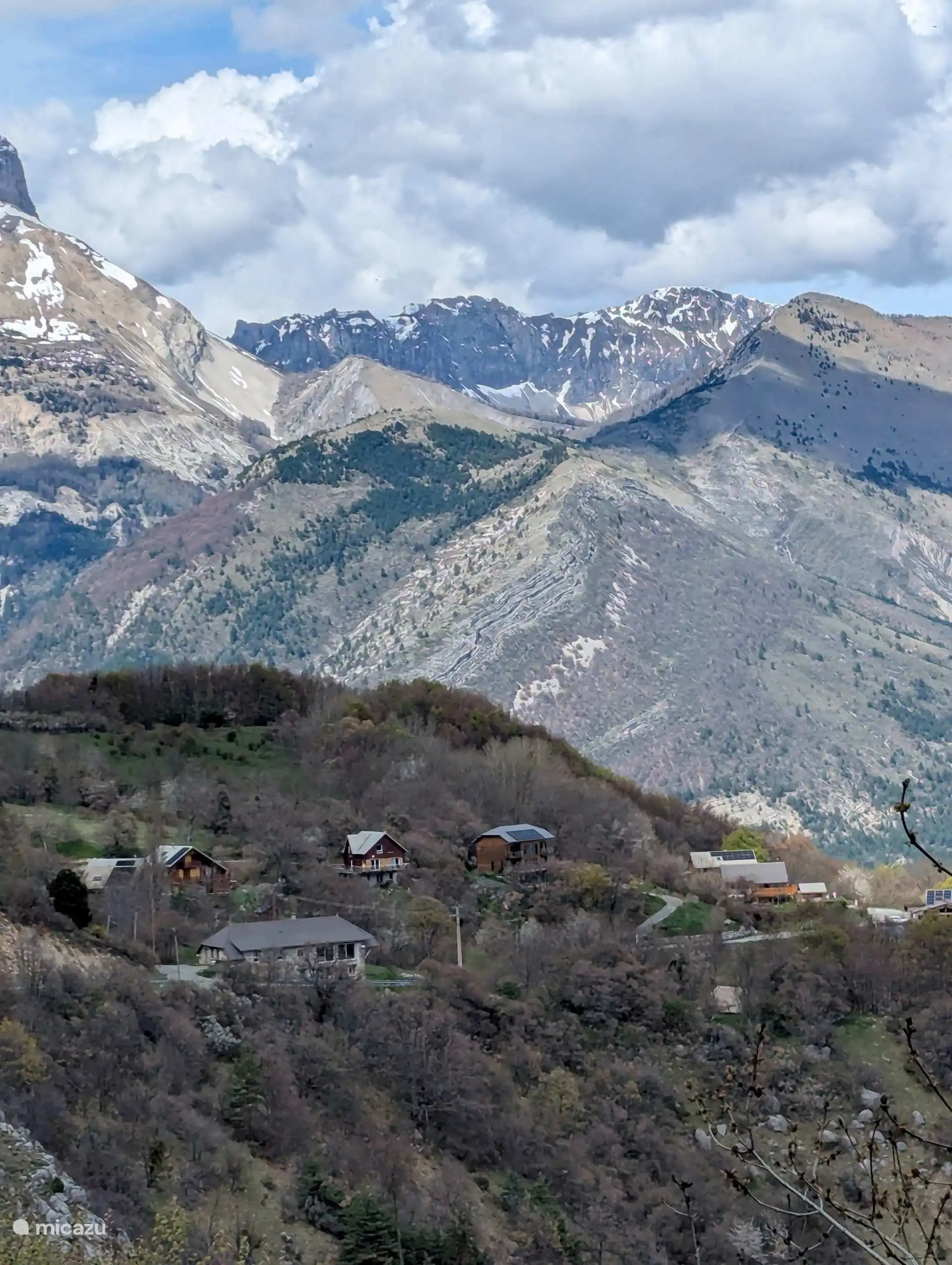 La maison et ses environs immédiats 