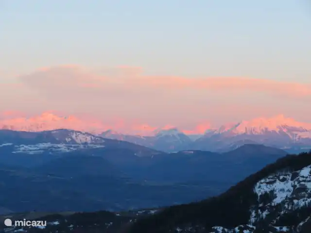 Arbre des Roses | France, Hautes-Alpes, Manteyer - chalet la vue continue d'enchanter
