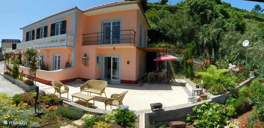 Raposeira de São João in Portugal, Madeira, Calheta - Villa