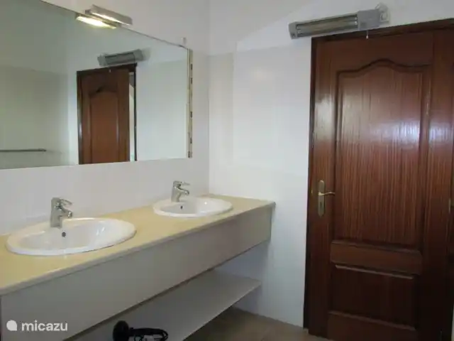 Vivenda Summertime en Portugal, Algarve, Carvoeiro - casa vacacional Habitación 1 - baño