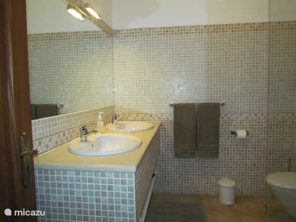 Room 2 - bathroom