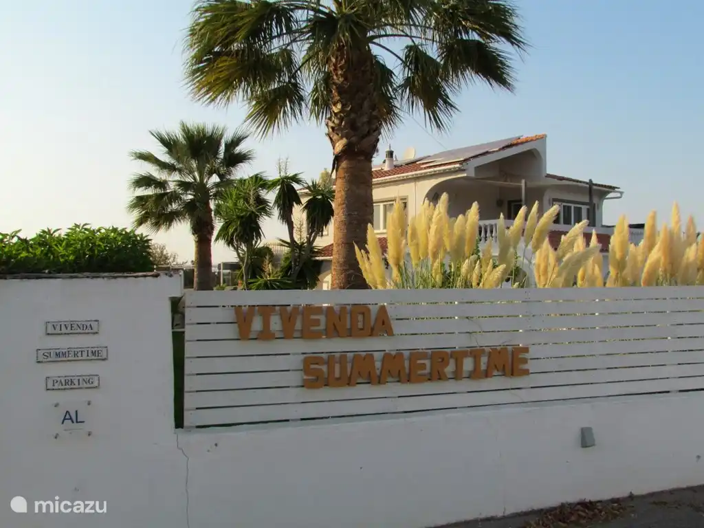 Main entrance / parking