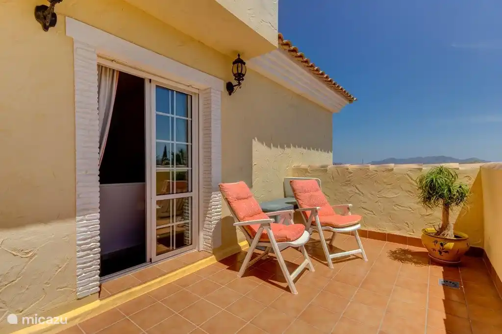 Terrace 1st floor with complete privacy