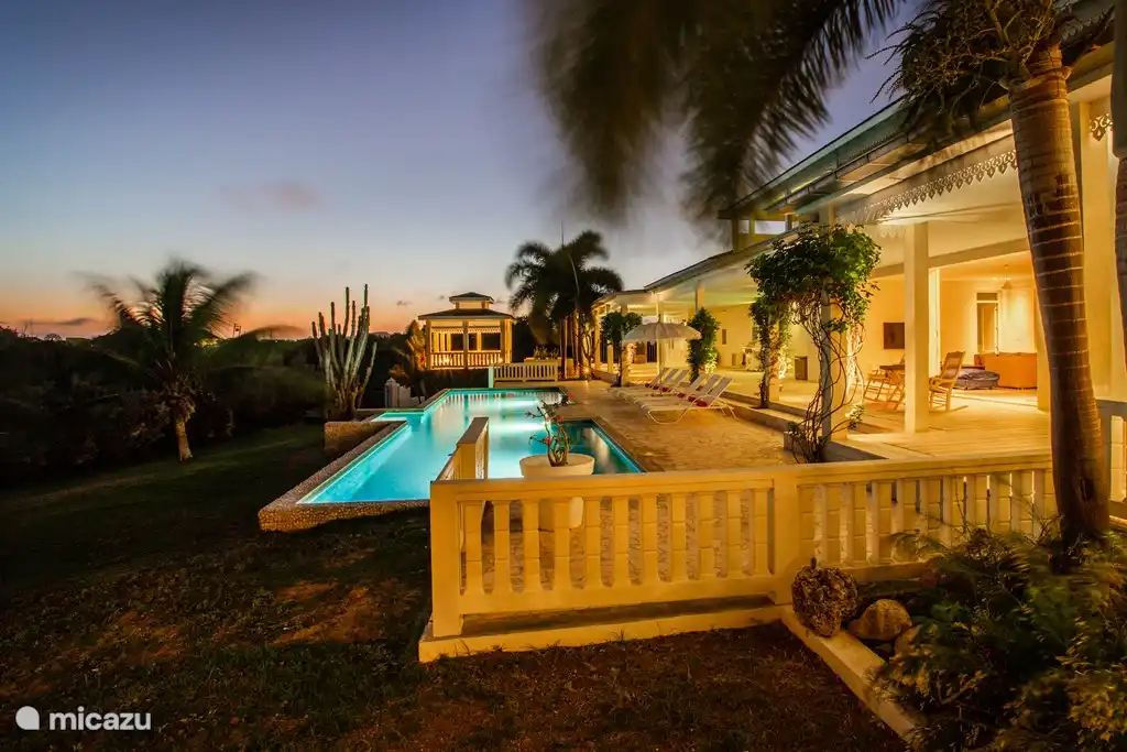 Villa Libre au coucher du soleil