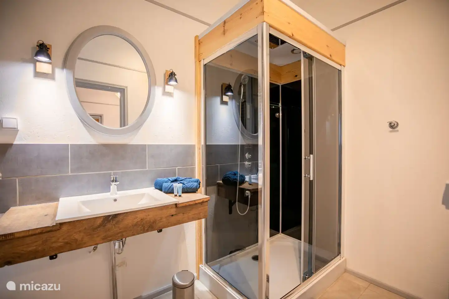 Badezimmer 3 mit Luxus-Regendusche