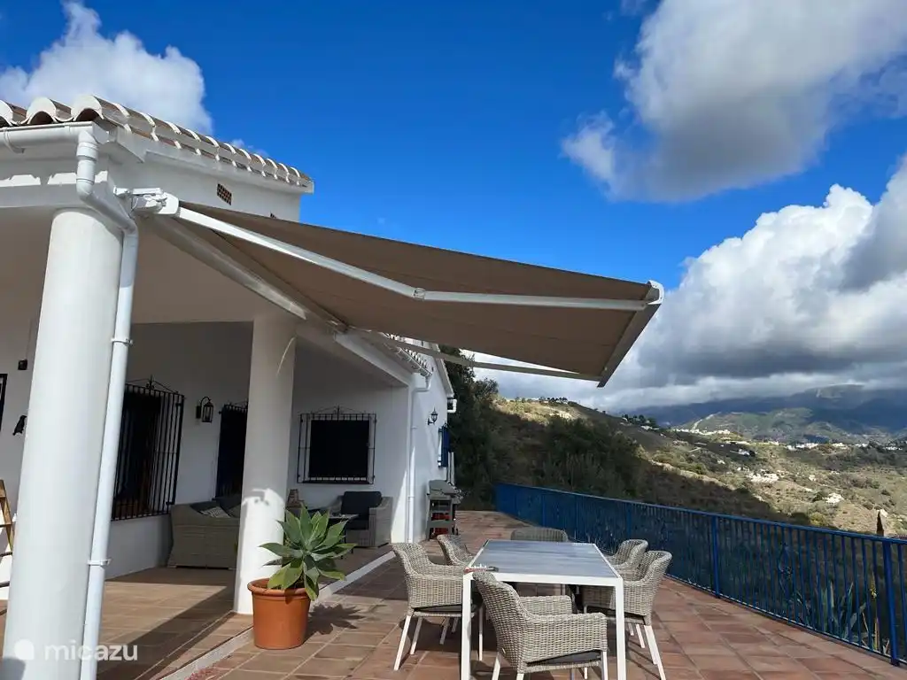 Elektrische Markise für den gelegentlich dringend benötigten Schatten
