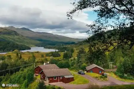 Vakantiehuis Groot-Brittannië, Schotland – vakantiehuis Heron Uitzicht vanuit Portnellan op Loch Iubhair.
