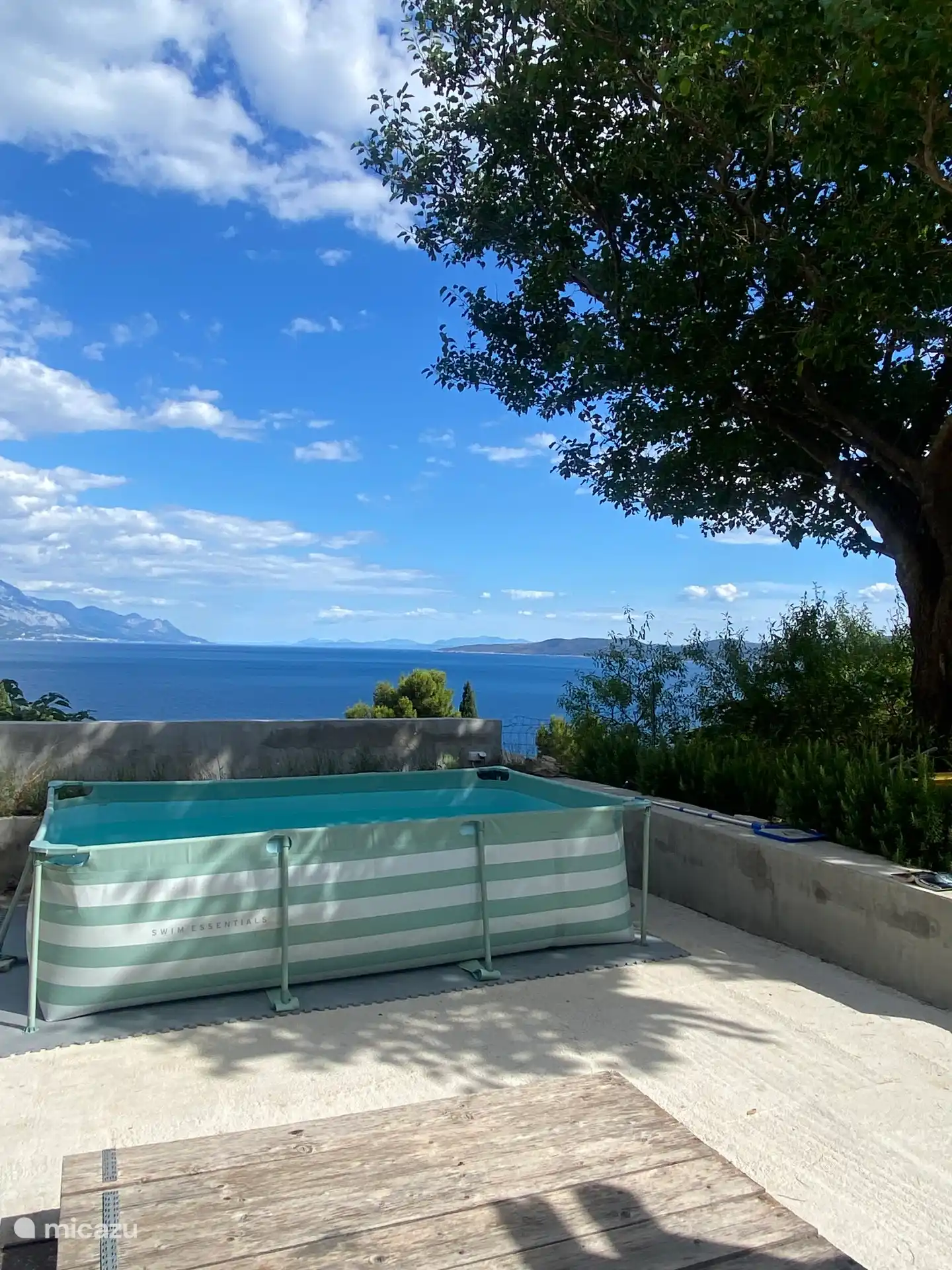 Piscina. Genial para refrescar.