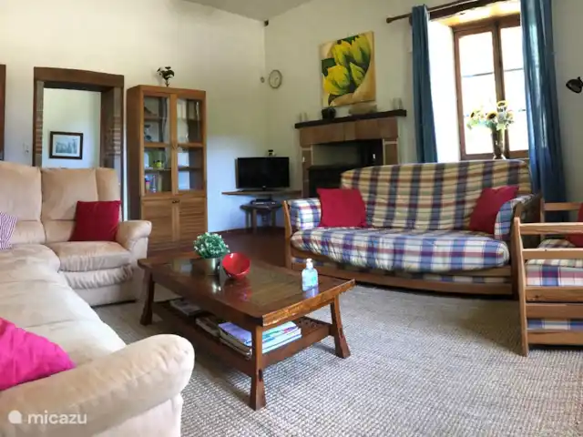 Joffreny | France, Haute-Vienne, Bussière-Galant - gîte / cottage Salon / salle de télévision en bas