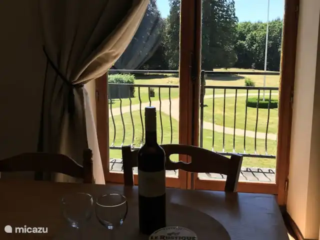 Joffreny | France, Haute-Vienne, Bussière-Galant - gîte / cottage De la salle à manger, salon, cuisine à l’étage vue du balcon sur le parc